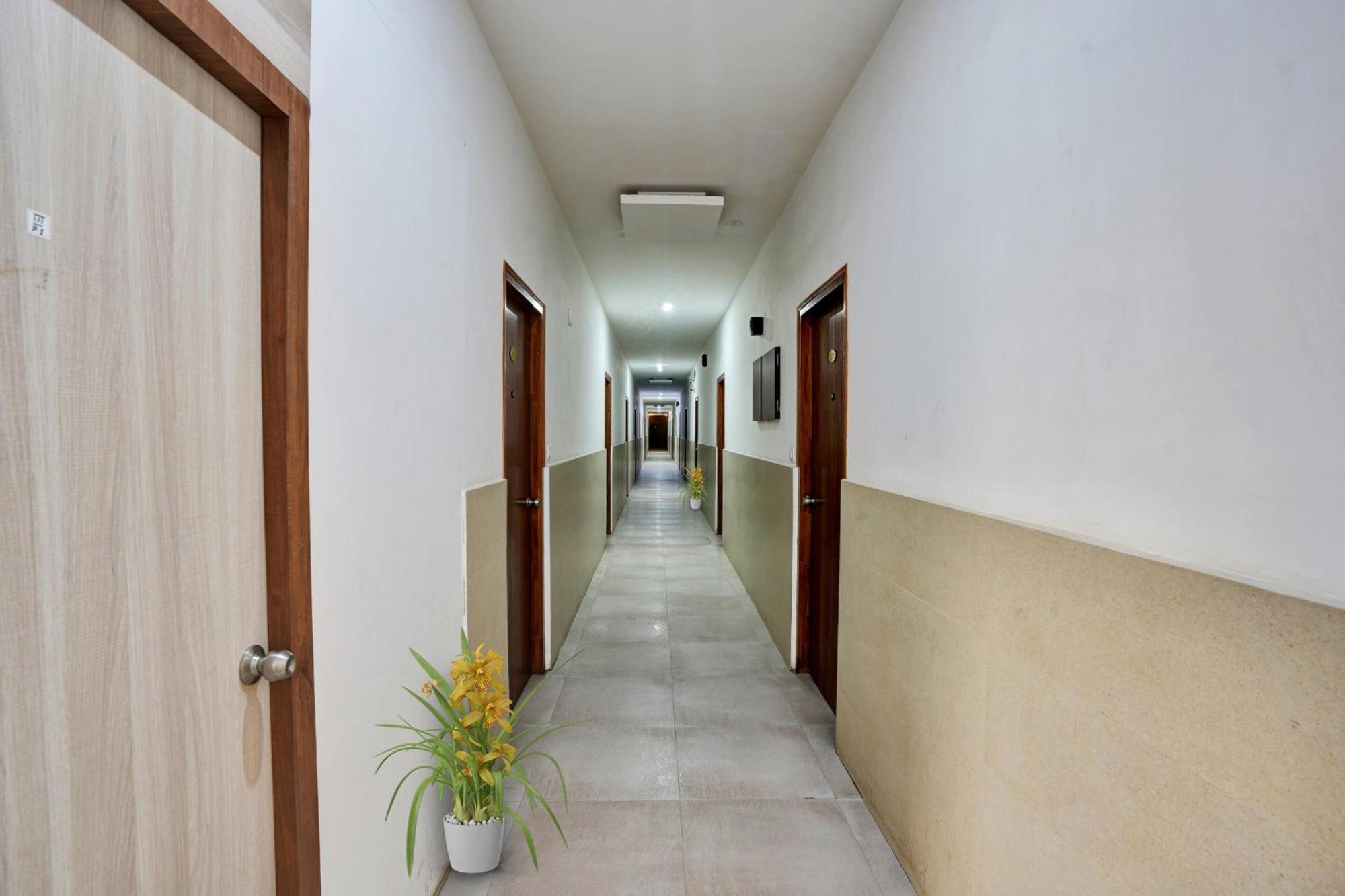 B Six Hotel Bangalore Ngoại thất bức ảnh