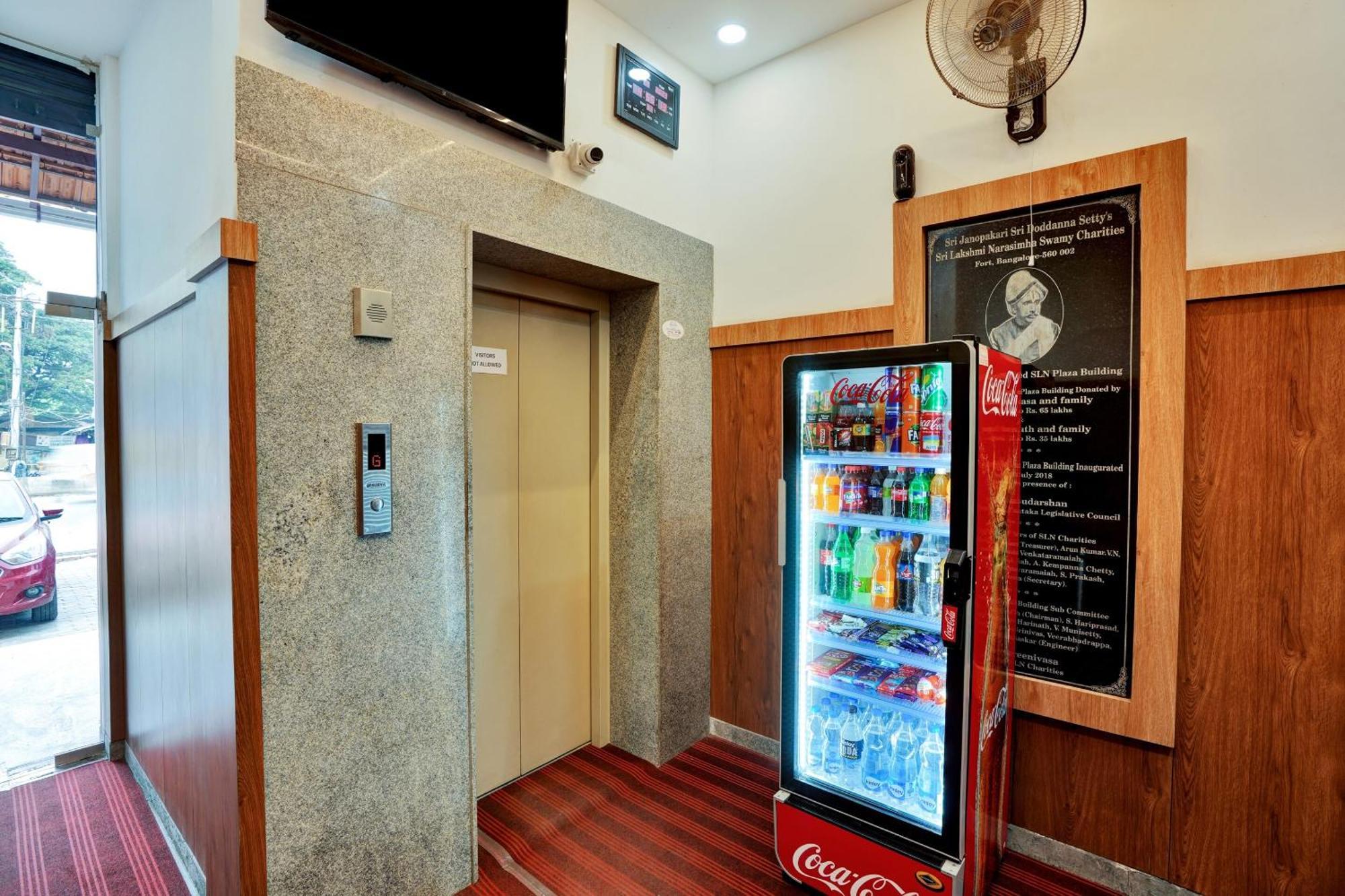 B Six Hotel Bangalore Ngoại thất bức ảnh